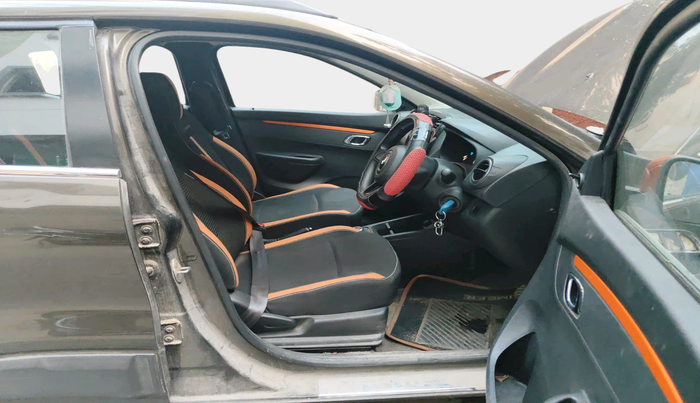 2020 Renault Kwid CLIMBER 1.0 AMT (O), Petrol, Automatic, 33,028 km, interior