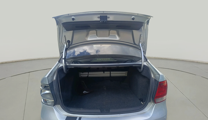 2011 Volkswagen Vento TRENDLINE 1.6, Petrol, Manual, 92,646 km, exterior