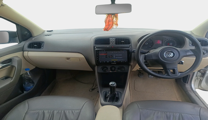 2011 Volkswagen Vento TRENDLINE 1.6, Petrol, Manual, 92,646 km, interior