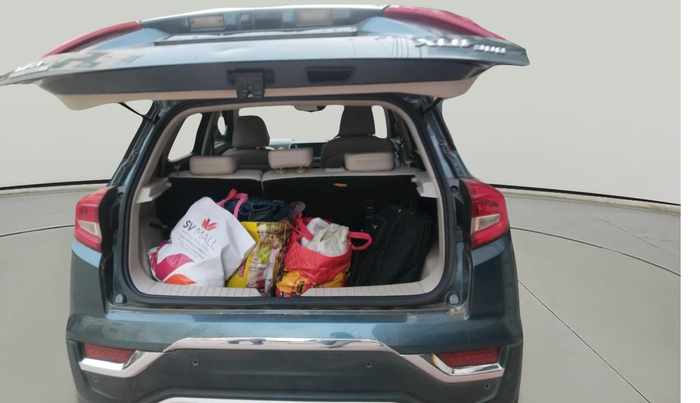 2020 Mahindra XUV300 W8 (O) 1.5 DIESEL AMT, Diesel, Automatic, 73,812 km, exterior