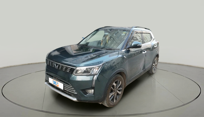 2020 Mahindra XUV300 W8 (O) 1.5 DIESEL AMT, Diesel, Automatic, 73,812 km, exterior