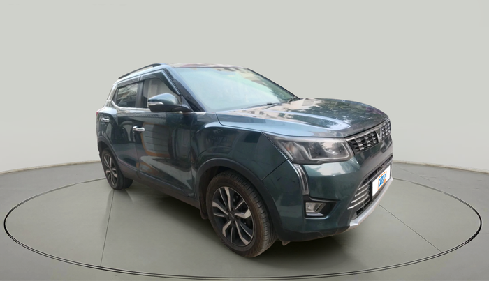 2020 Mahindra XUV300 W8 (O) 1.5 DIESEL AMT, Diesel, Automatic, 73,812 km, exterior
