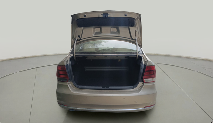 2016 Volkswagen Vento HIGHLINE 1.5 AT, Diesel, Automatic, 1,79,770 km, exterior