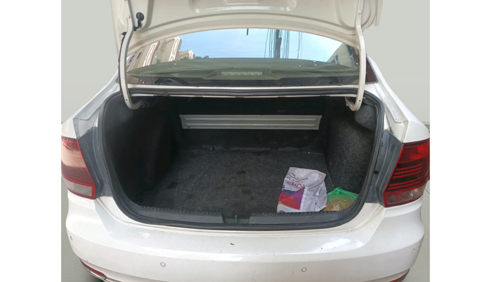 2016 Volkswagen Vento HIGHLINE 1.5 AT, Diesel, Automatic, 1,24,725 km, exterior