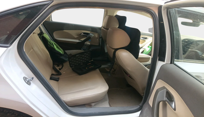 2016 Volkswagen Vento HIGHLINE 1.5 AT, Diesel, Automatic, 1,24,725 km, interior