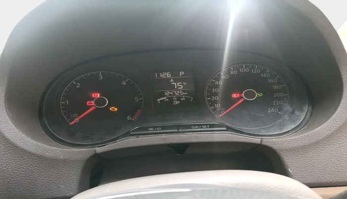 2016 Volkswagen Vento HIGHLINE 1.5 AT, Diesel, Automatic, 1,24,725 km, interior