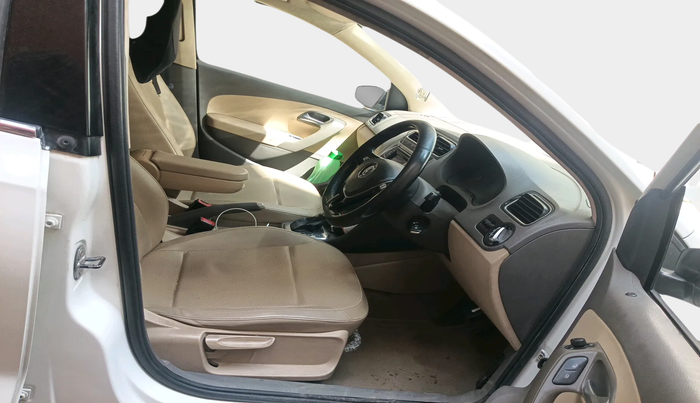 2016 Volkswagen Vento HIGHLINE 1.5 AT, Diesel, Automatic, 1,24,725 km, interior