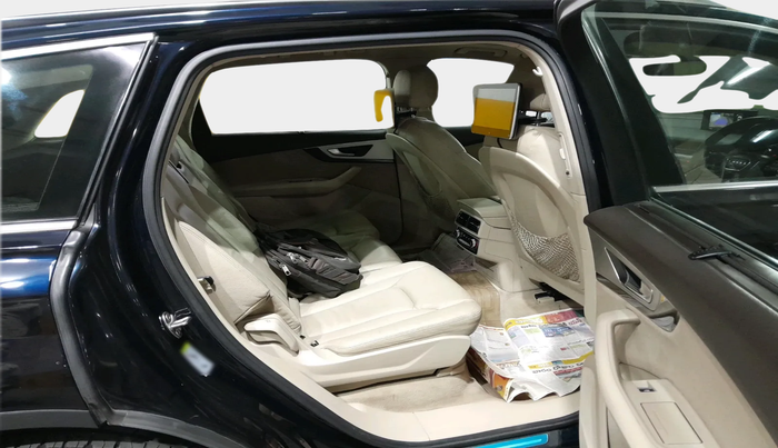 2016 Audi Q7 45 TDI PREMIUM, Diesel, Automatic, 1,26,976 km, interior