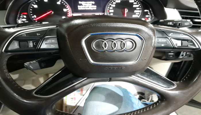 2016 Audi Q7 45 TDI PREMIUM, Diesel, Automatic, 1,26,976 km, interior