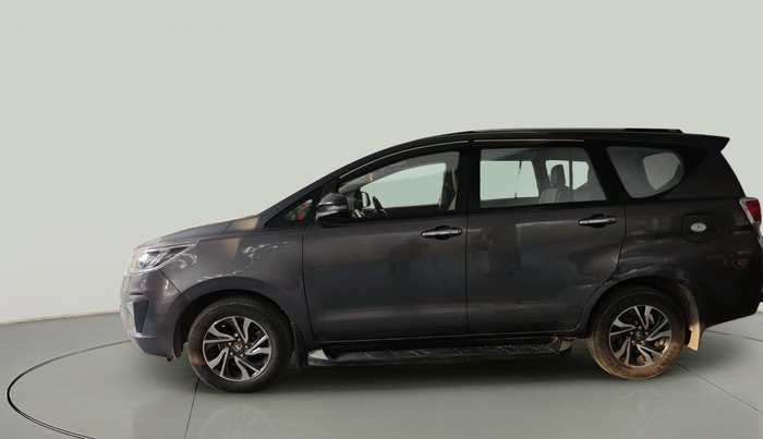 2022 Toyota Innova Crysta 2.7 VX 7 STR, Petrol, Manual, 40,813 km, exterior