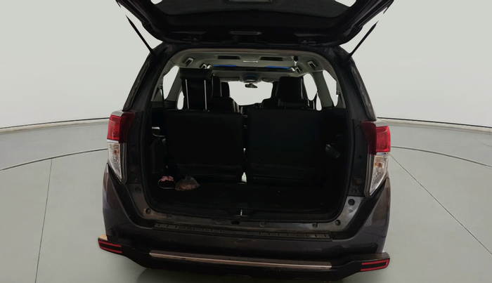 2022 Toyota Innova Crysta 2.7 VX 7 STR, Petrol, Manual, 40,813 km, exterior