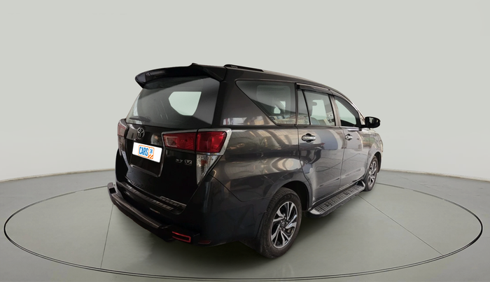 2022 Toyota Innova Crysta 2.7 VX 7 STR, Petrol, Manual, 40,813 km, exterior