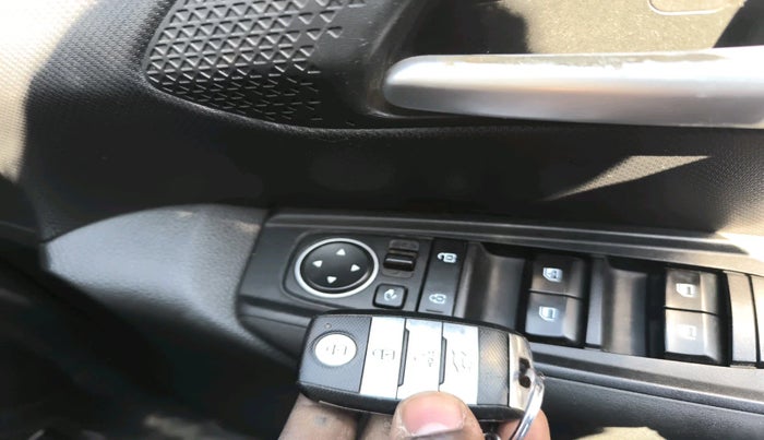 2022 KIA SONET HTK PLUS 1.5, Diesel, Manual, 1,00,670 km, interior