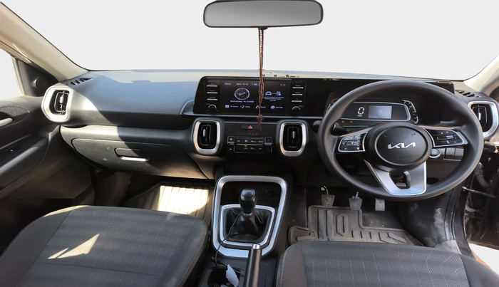 2022 KIA SONET HTK PLUS 1.5, Diesel, Manual, 1,00,670 km, interior