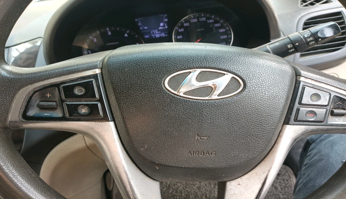 2012 Hyundai Verna FLUIDIC 1.6 CRDI EX, Diesel, Manual, 77,849 km, interior