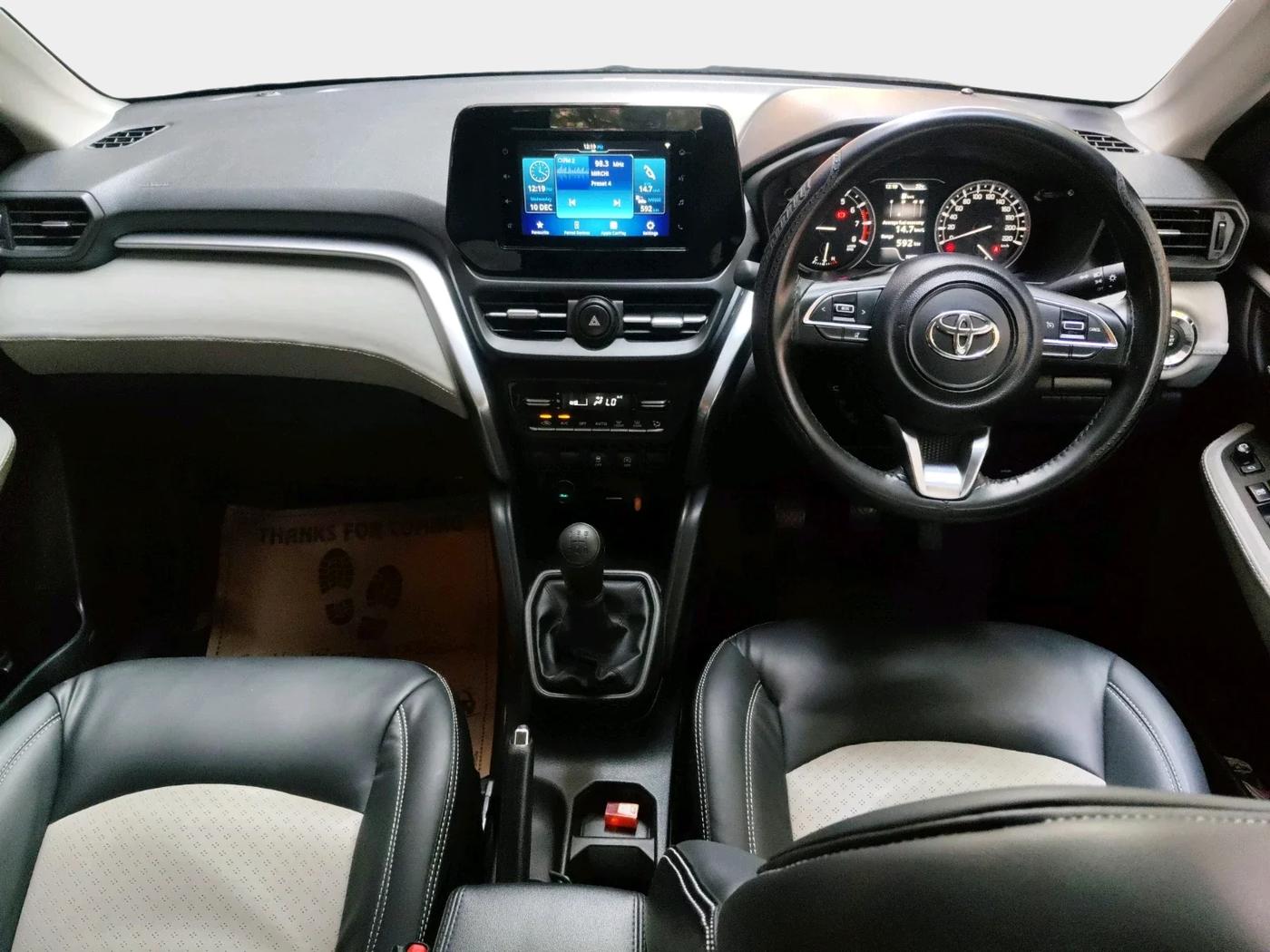 2023 Toyota URBAN CRUISER HYRYDER S NEO DRIVE, Petrol, Manual, 39,553 km, interior