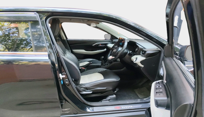 2023 Toyota URBAN CRUISER HYRYDER S NEO DRIVE, Petrol, Manual, 39,553 km, interior