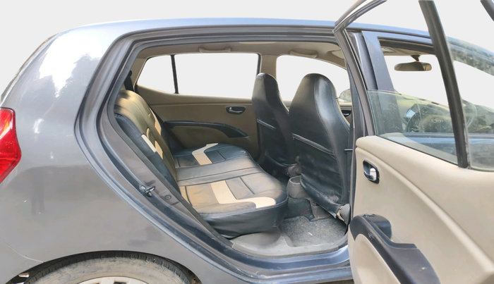 2015 Hyundai i10 SPORTZ 1.1, Petrol, Manual, 1,26,704 km, interior