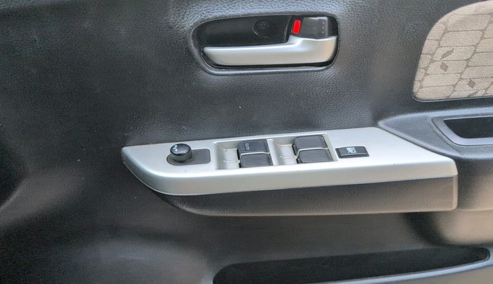 2016 Maruti Wagon R 1.0 VXI, Petrol, Manual, 59,723 km, interior