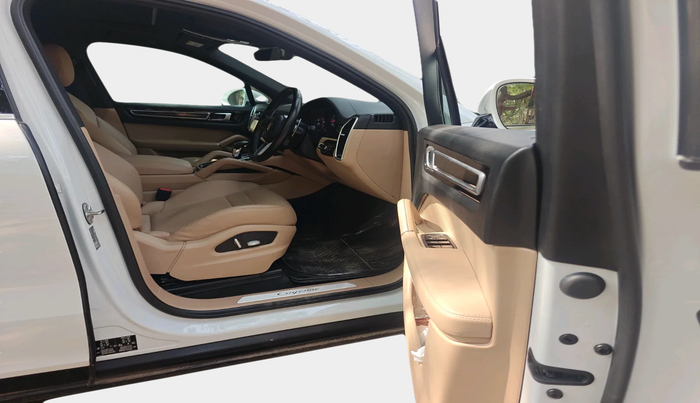 2021 Porsche Cayenne V6 TIPTRONIC, Petrol, Automatic, 32,740 km, interior