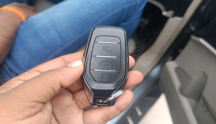 2016 Mahindra XUV500 W10, Diesel, Manual, 83,251 km, interior