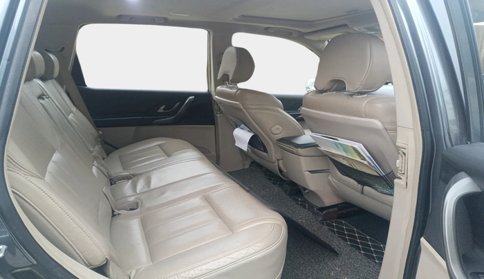 2016 Mahindra XUV500 W10, Diesel, Manual, 83,251 km, interior