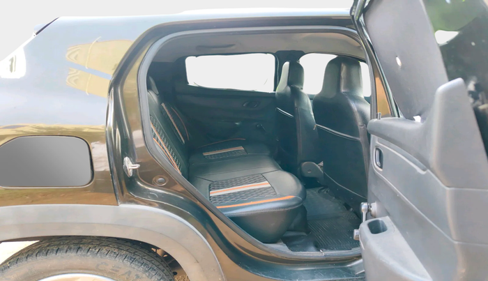 2016 Renault Kwid RXT 1.0 AMT, Petrol, Automatic, 64,098 km, interior