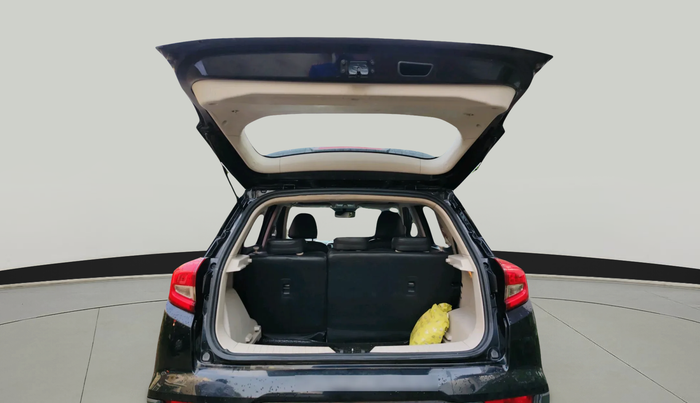 2019 Mahindra XUV300 W8 (O) 1.5 DIESEL, Diesel, Manual, 1,52,399 km, exterior