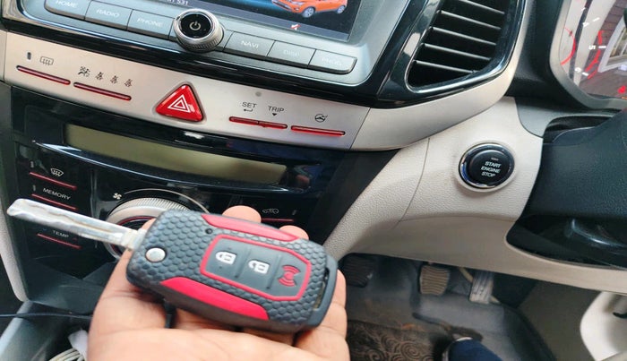 2019 Mahindra XUV300 W8 (O) 1.5 DIESEL, Diesel, Manual, 1,52,399 km, interior