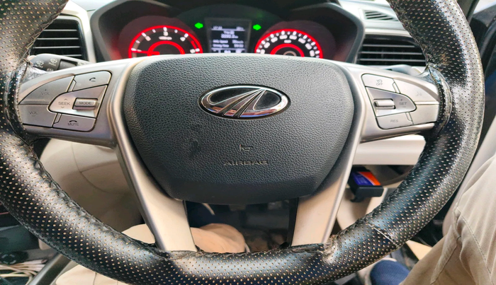 2019 Mahindra XUV300 W8 (O) 1.5 DIESEL, Diesel, Manual, 1,52,399 km, interior