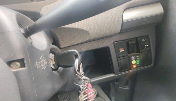 2012 Maruti Wagon R 1.0 LXI CNG, CNG, Manual, 75,207 km, interior