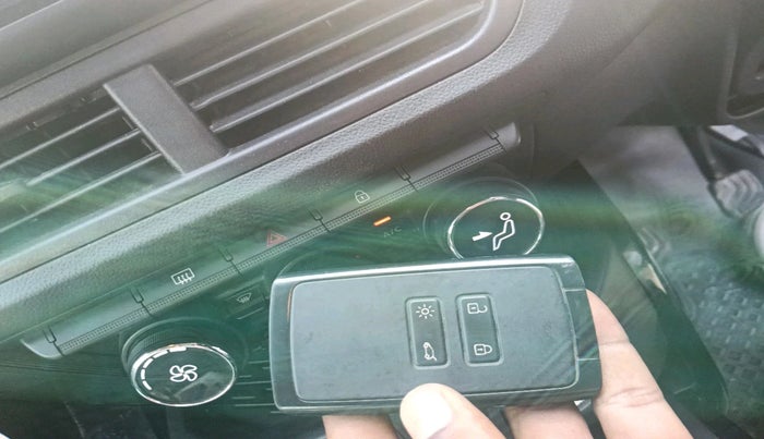 2022 Renault Kiger RXZ MT, Petrol, Manual, 29,391 km, interior