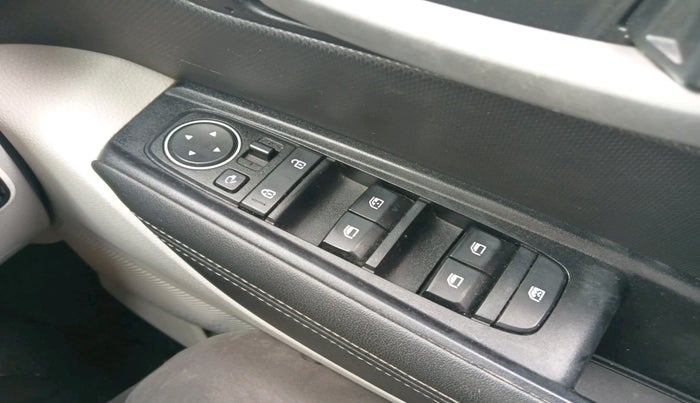 2021 KIA SONET HTX ANNIVERSARY EDITION 1.5, Diesel, Manual, 90,191 km, interior