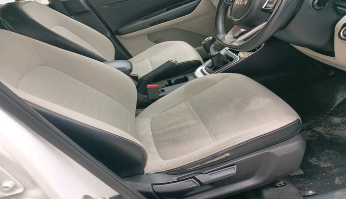 2021 KIA SONET HTX ANNIVERSARY EDITION 1.5, Diesel, Manual, 90,191 km, interior