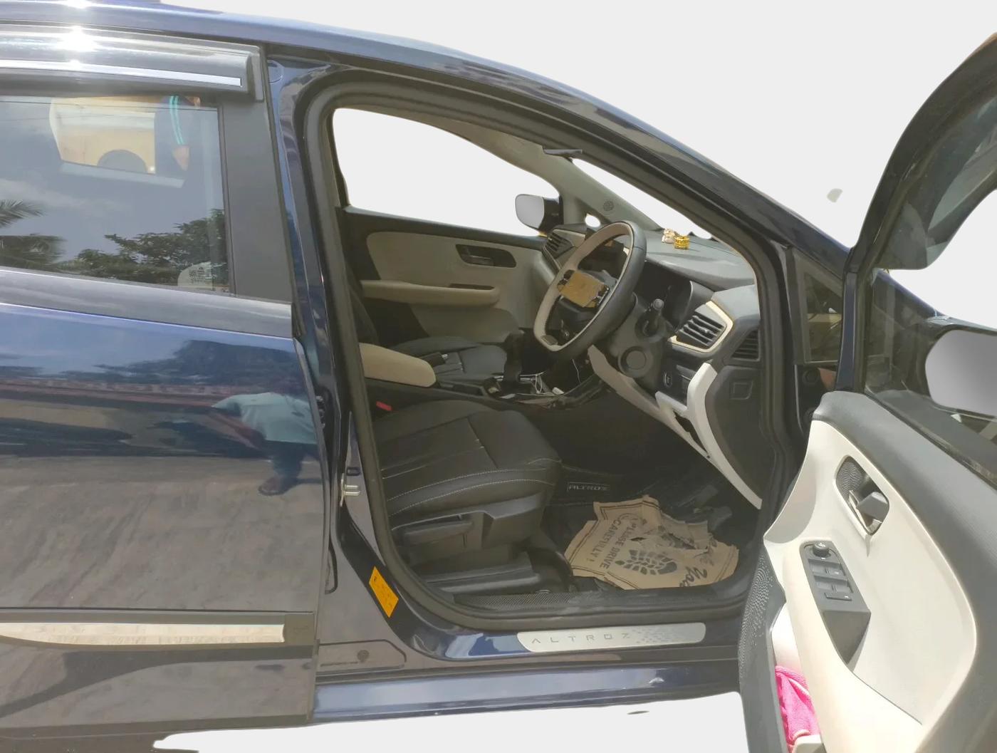2025 Tata ALTROZ Accomplished S Petrol 5 MT, Petrol, Manual, 436 km, interior