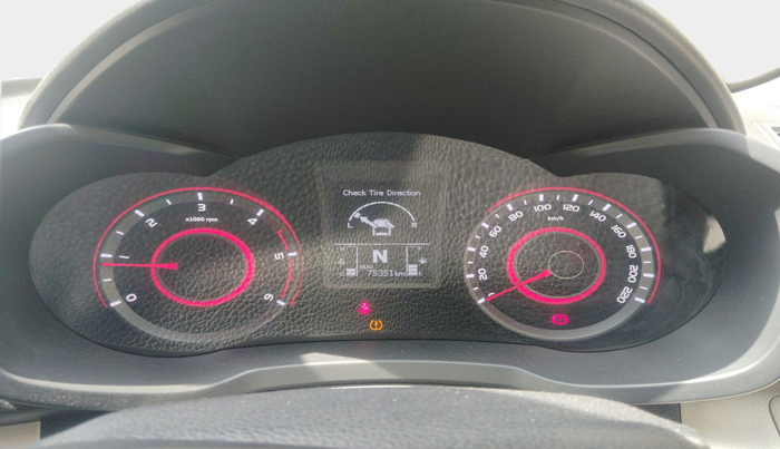 2020 Mahindra XUV300 W8 (O) 1.5 DIESEL, Diesel, Manual, 75,351 km, interior