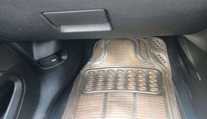 2011 Ford Figo TITANIUM 1.2 PETROL, Petrol, Manual, 85,454 km, interior