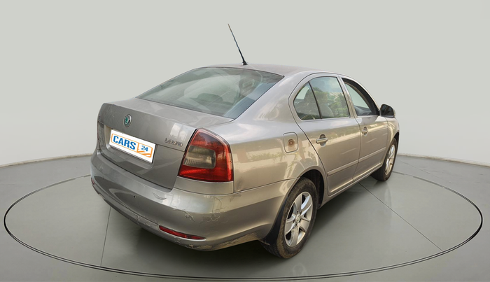 2010 Skoda Laura L&K 2.0 TDI AT, Diesel, Automatic, 2,51,919 km, exterior