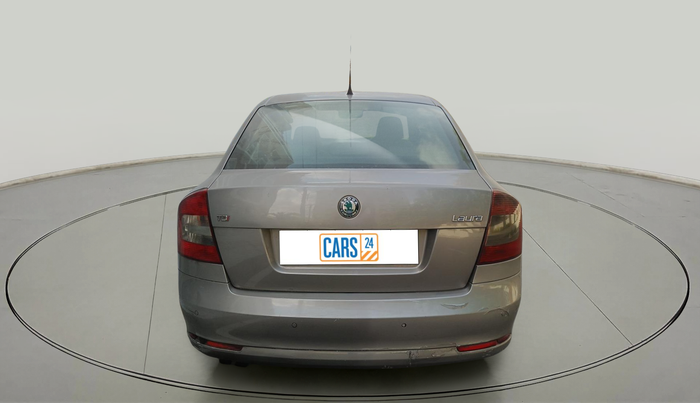 2010 Skoda Laura L&K 2.0 TDI AT, Diesel, Automatic, 2,51,919 km, exterior