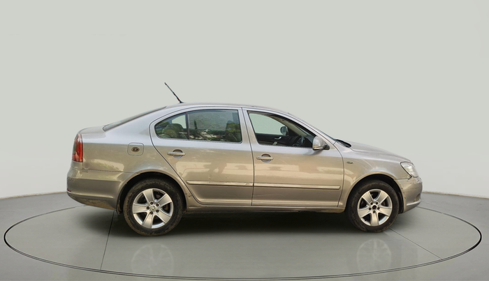 2010 Skoda Laura L&K 2.0 TDI AT, Diesel, Automatic, 2,51,919 km, exterior