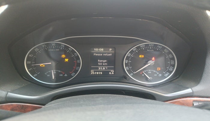 2010 Skoda Laura L&K 2.0 TDI AT, Diesel, Automatic, 2,51,919 km, interior