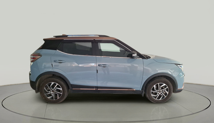 2024 Mahindra XUV400 EL Pro 39.4 KWH Dual Tone, Electric, Automatic, 12,431 km, exterior