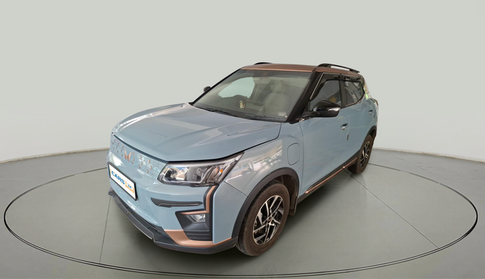2024 Mahindra XUV400 EL Pro 39.4 KWH Dual Tone, Electric, Automatic, 12,431 km, exterior