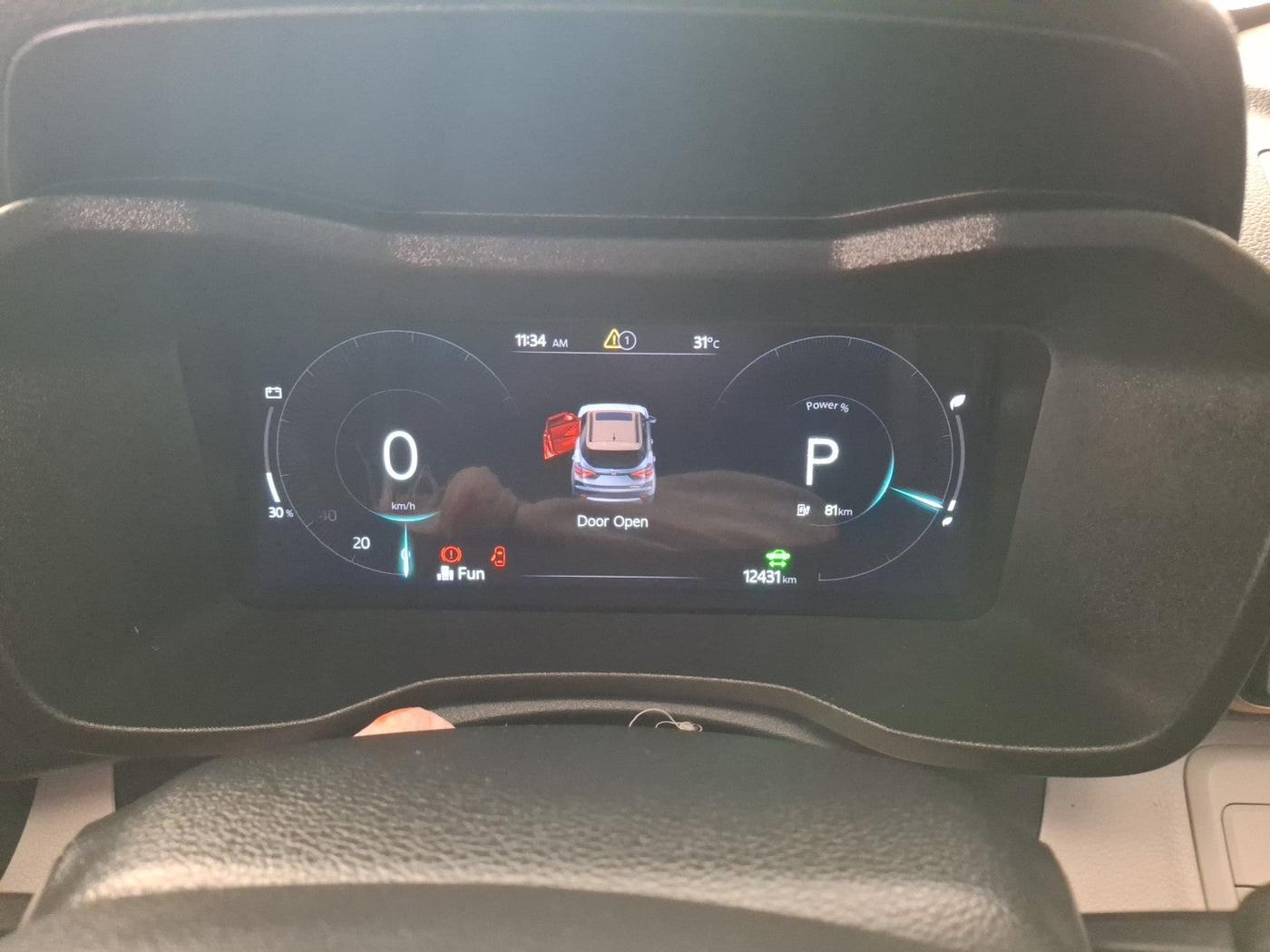 2024 Mahindra XUV400 EL Pro 39.4 KWH Dual Tone, Electric, Automatic, 12,431 km, interior