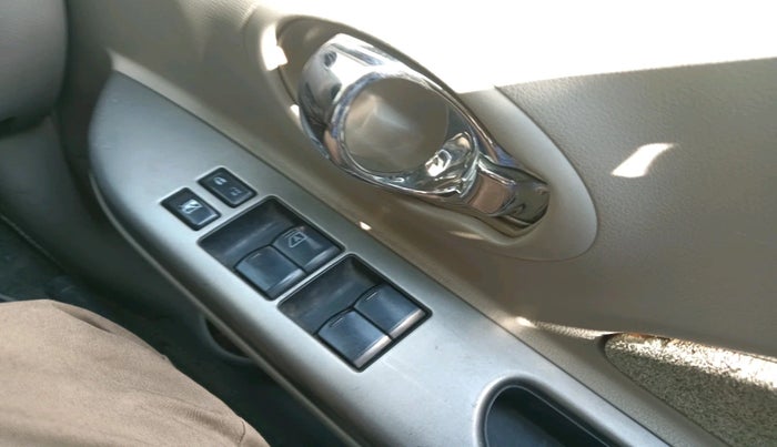 2013 Nissan Micra XV CVT, Petrol, Automatic, 1,14,099 km, interior