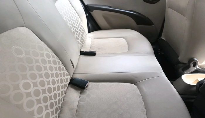 2010 Hyundai i10 MAGNA 1.2, Petrol, Manual, 82,141 km, interior