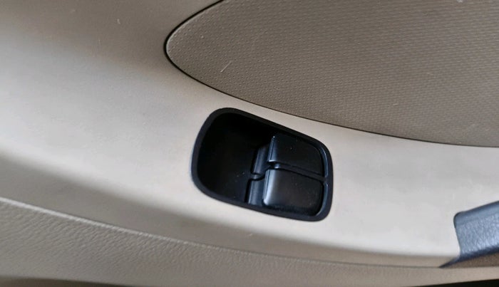 2012 Hyundai Eon MAGNA +, Petrol, Manual, 55,349 km, interior