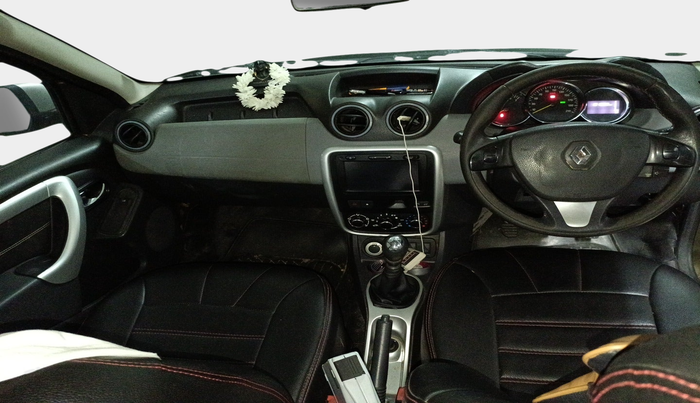 2015 Renault Duster 110 PS RXZ 4X4 MT DIESEL, Diesel, Manual, 1,49,024 km, interior