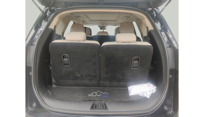 2023 Mahindra XUV700 AX 7 D AT 7 STR, Diesel, Automatic, 65,788 km, exterior