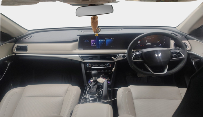 2023 Mahindra XUV700 AX 7 D AT 7 STR, Diesel, Automatic, 65,788 km, interior